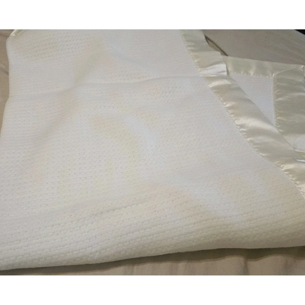 Vintage ATKINS Baby Crib Blanket White Acrylic Weave Satin Trim/Binding